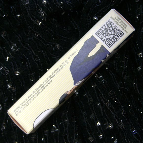 the Balm PUT A LIT ON IT Eyelid Primer Net wt 0.4 fl oz / 11.8 ml - Picture 4 of 6